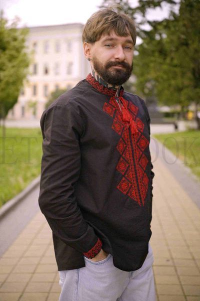 Парний комплект у чорному з червоною вишивкою 909 фото