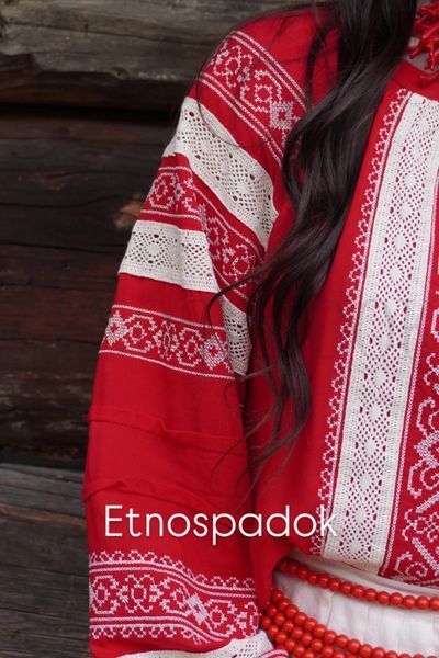 Вишиванка зі штапелю з геометричним орнаментом червоного кольору S 127 фото