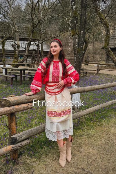 Вишиванка зі штапелю з геометричним орнаментом червоного кольору S 127 фото