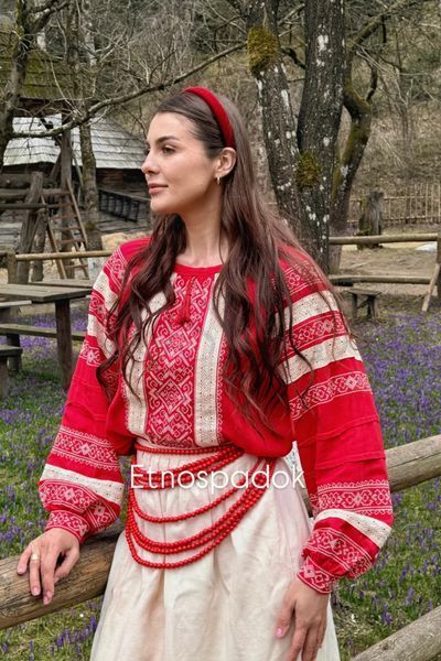 Вишиванка зі штапелю з геометричним орнаментом червоного кольору S 127 фото