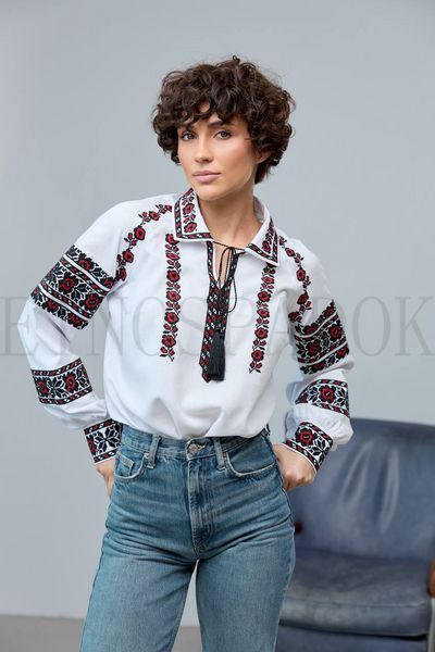 Вишиванка з коміром білого кольору S 133 фото